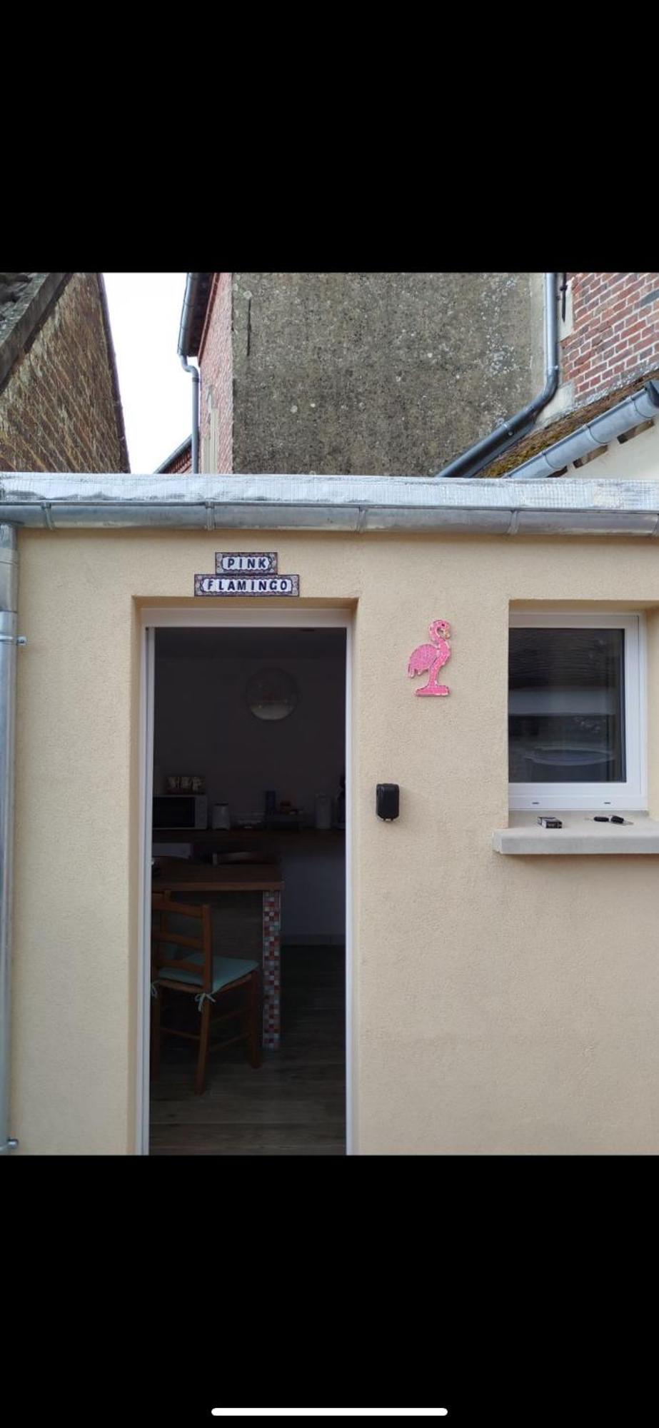 Maison Pink Flamingo Aeroport 2 A 4 Personnes Hébergement de vacances