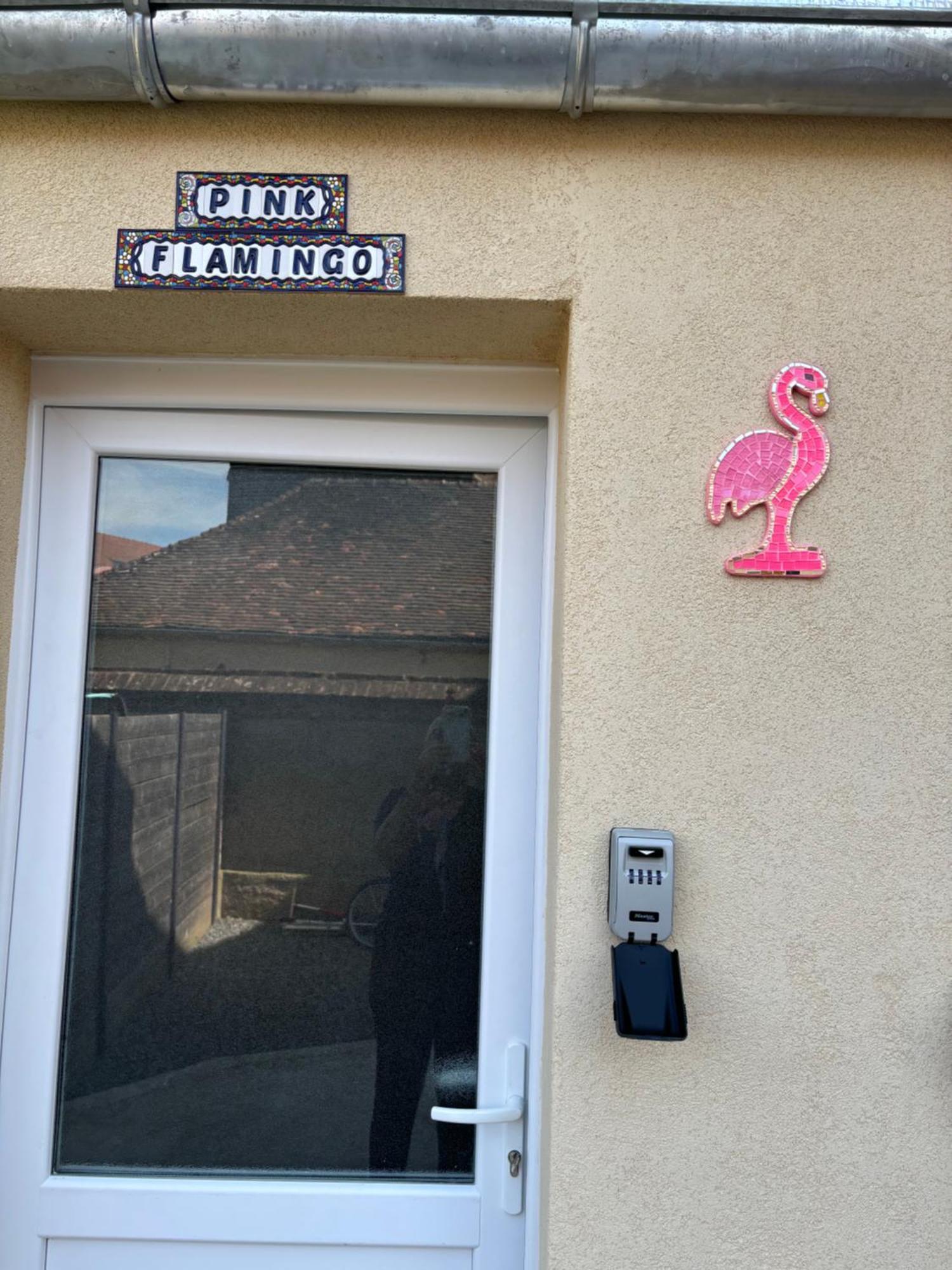 Hébergement de vacances Maison Pink Flamingo Aeroport 2 A 4 Personnes *